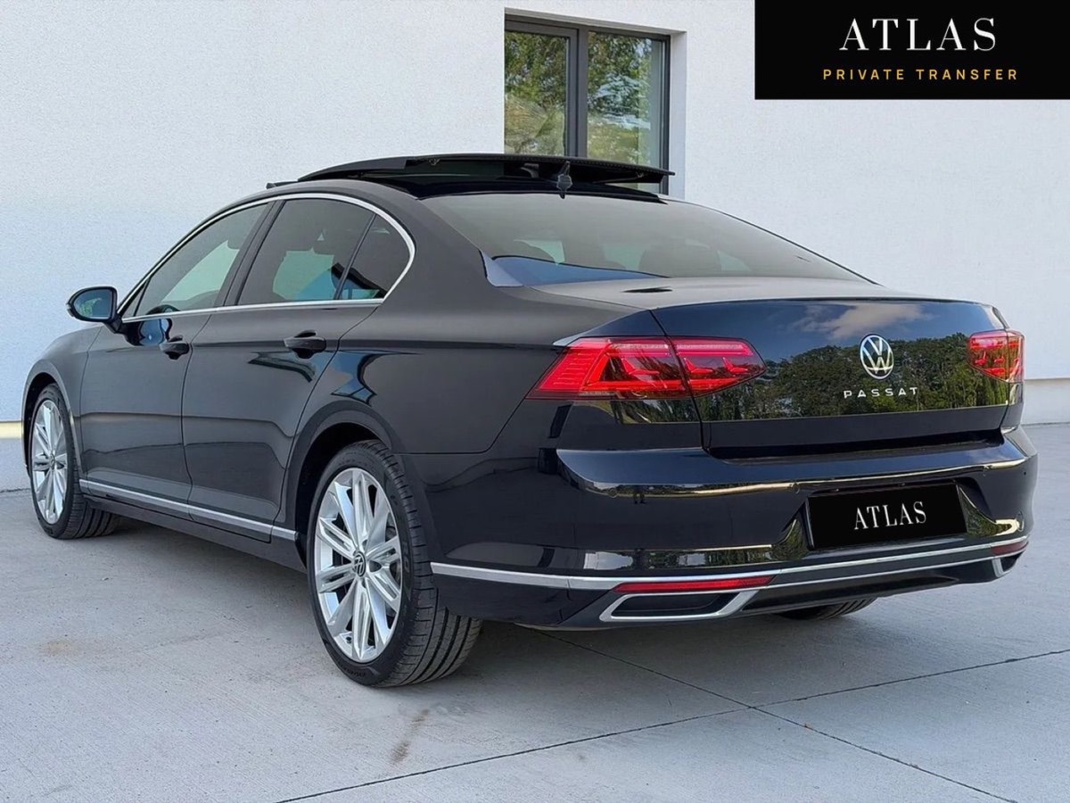 Volkswagen Passat — 2